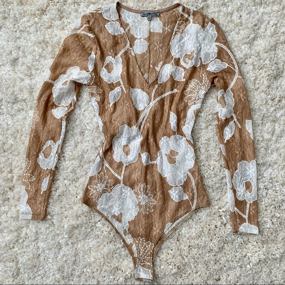 Nwot Charlotte Russe white and tan lace floral long sleeve bodysuit size xs